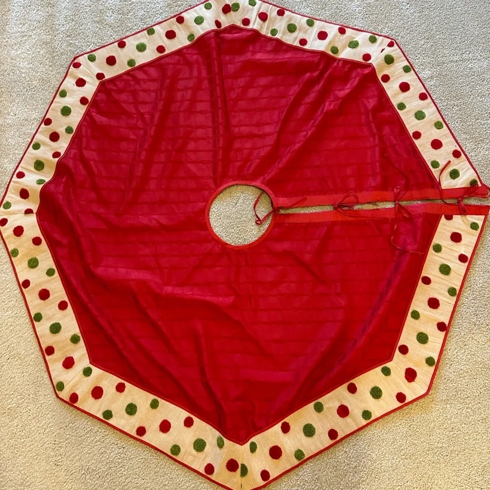 Red & Green Christmas Tree Skirt - Picture 5 of 12